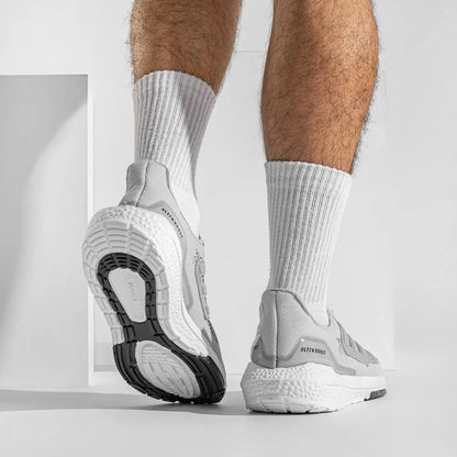 Adds UltraBoost - Preto Branco